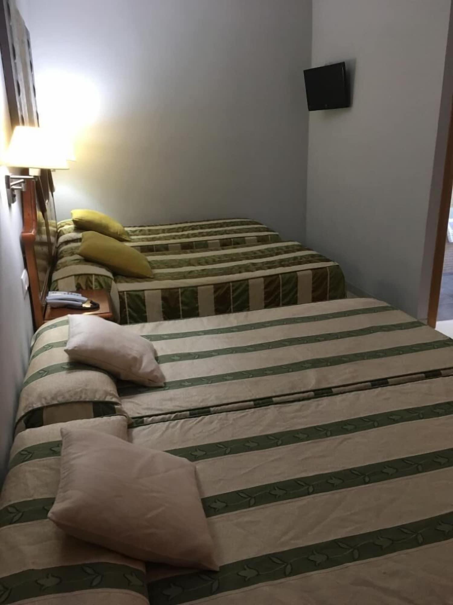 Hotel Goya Sevilla Bagian luar foto