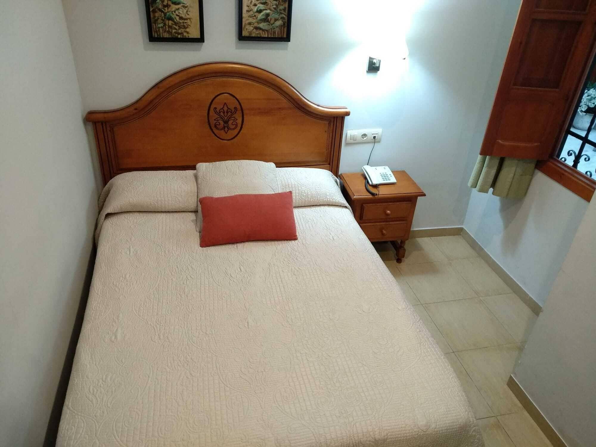 Hotel Goya Sevilla Bagian luar foto