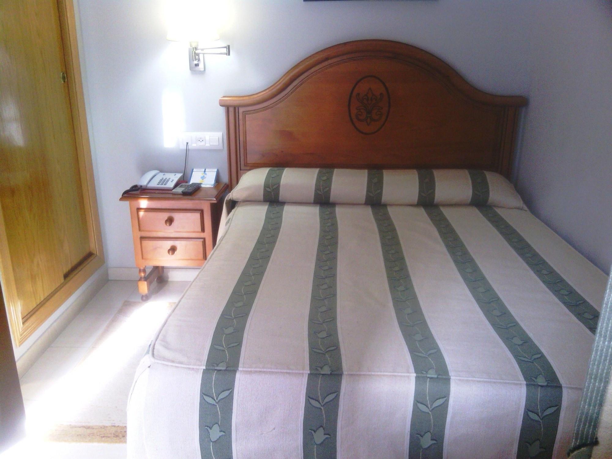 Hotel Goya Sevilla Bagian luar foto
