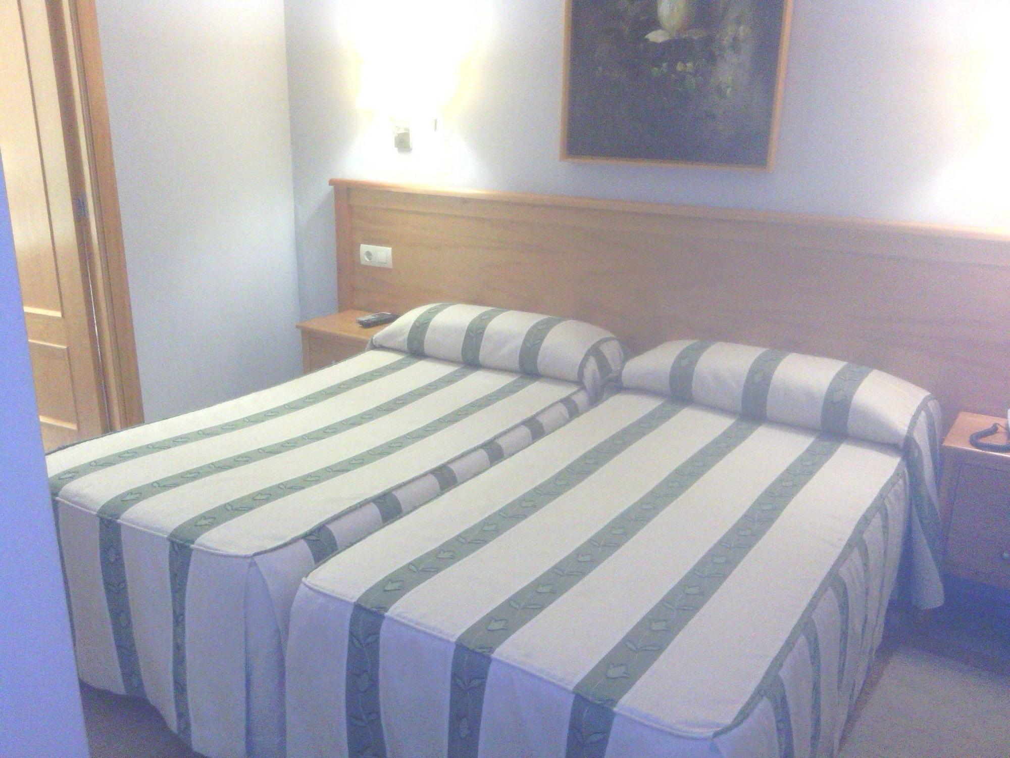 Hotel Goya Sevilla Bagian luar foto
