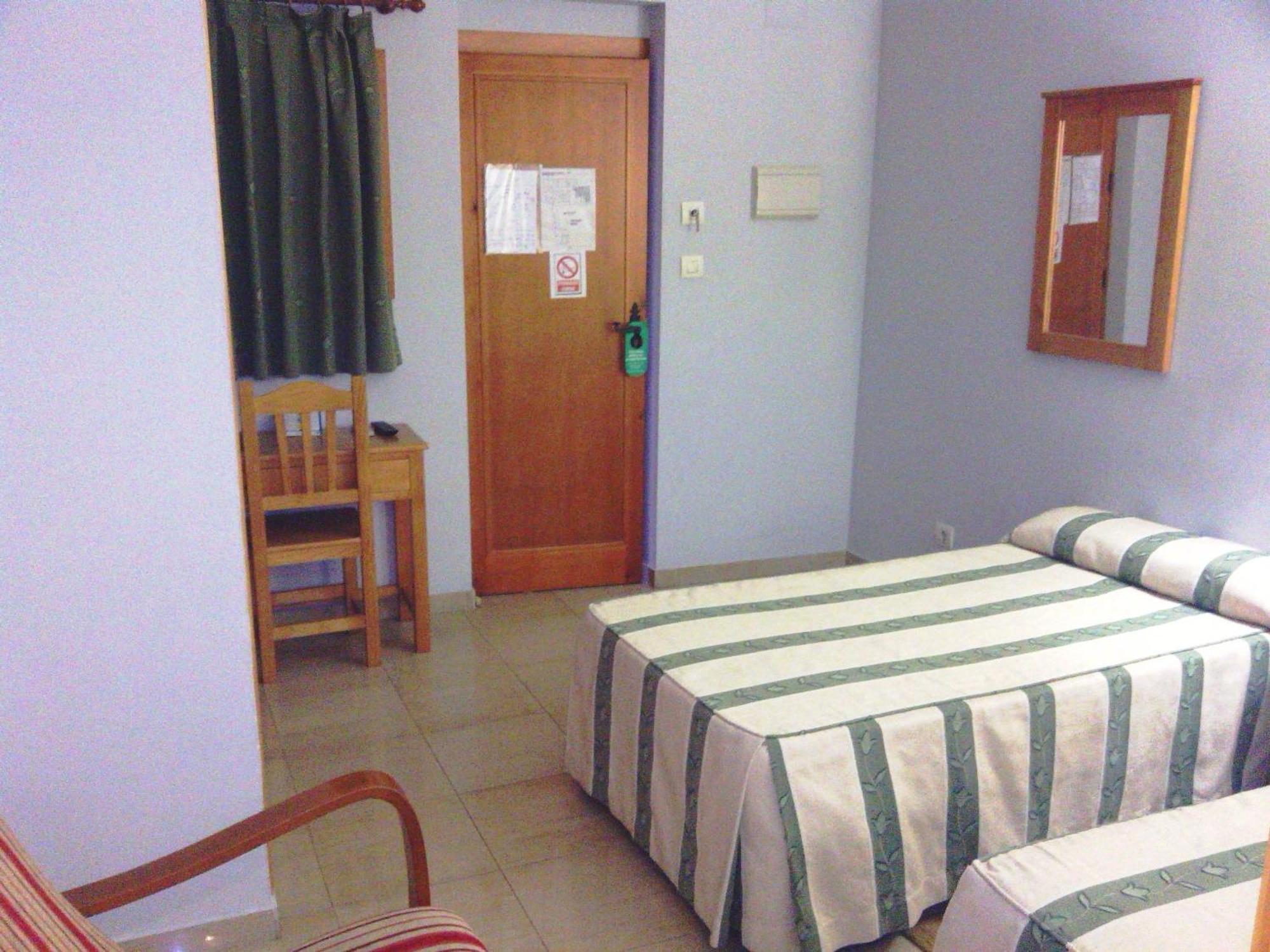 Hotel Goya Sevilla Bagian luar foto