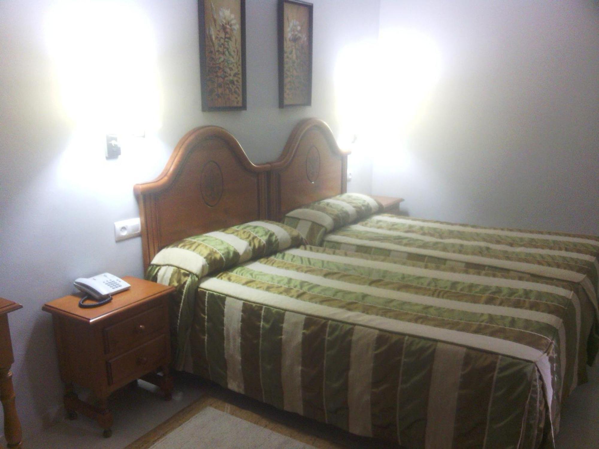 Hotel Goya Sevilla Bagian luar foto