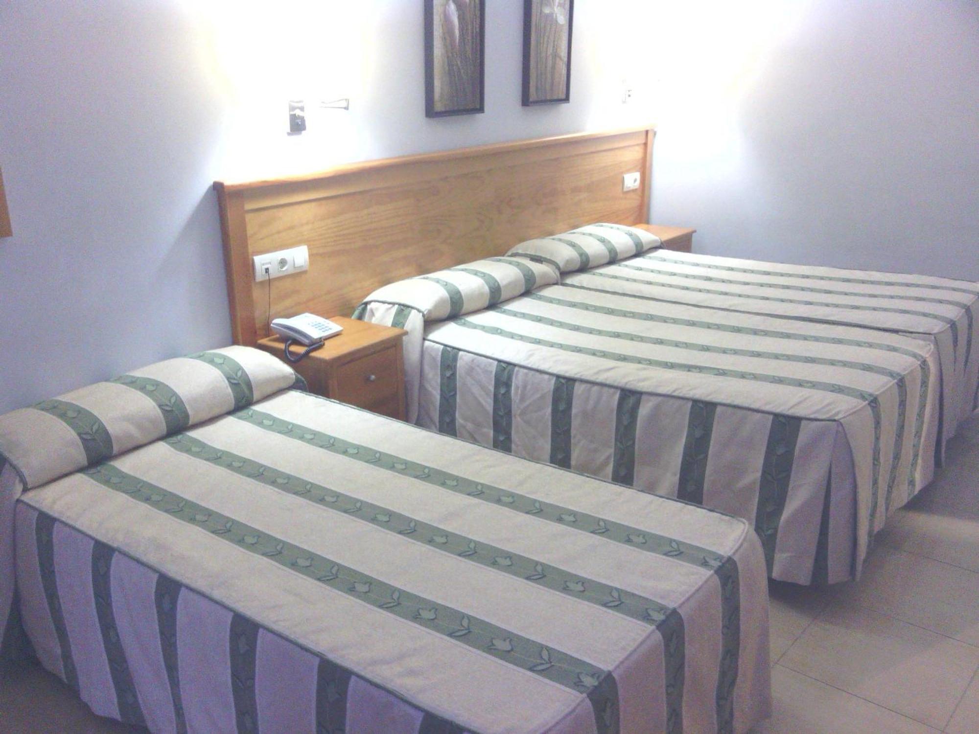 Hotel Goya Sevilla Bagian luar foto