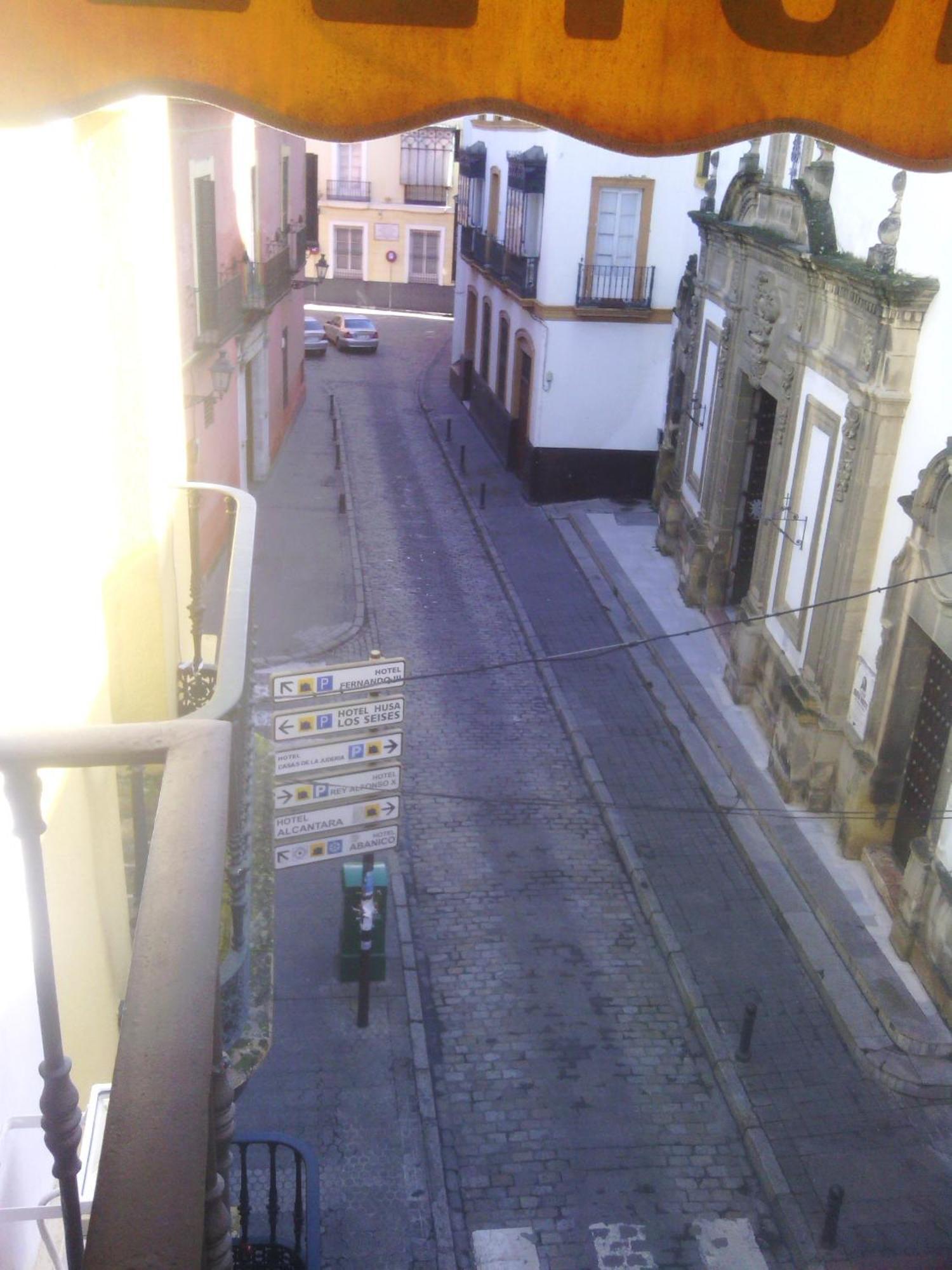 Hotel Goya Sevilla Bagian luar foto
