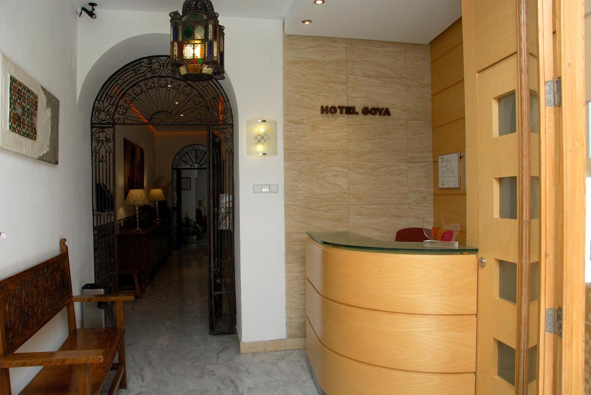 Hotel Goya Sevilla Bagian luar foto